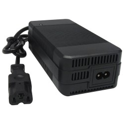 Carregador De 67.2V e 2.5A Com Conector IEC/ 3 PIN N+ L- Para Bicicleta Eléctrica