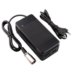 Carregador Para Bicicleta Elétrica/E-Bike/ Trotinete/ Scooter De 58.8v (volts) e 3a (amperes) e 176.4w (watts)