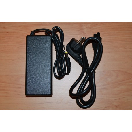Carregador para portátil Samsung Series 4 Notebook NP400B4BI + Cabo