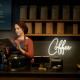 Letreiro Decorativo 'Café' em Néon LED Branco Quente