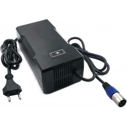 Carregador de 54,6V 4A para Bicicletas e Scooters Elétricas 