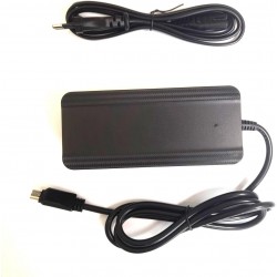 Carregador 36V com ficha de 5 pinos compatível com baterias Fischer Namoro, Viator e Monte