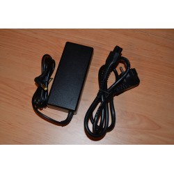 Acer 19V ( Volts ) e 2.1A ( Amperes ) - 40W ( Watts ) + Cabo
