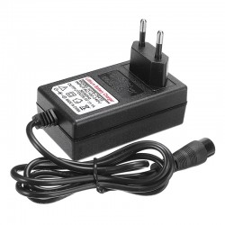 Carregador Para Hoverboard/ Bicicleta El&eacute;trica/ Scooter De 29.4v ( Volts ) 1.A ( Amperes ) 29.4W ( Watts )