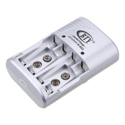 Carregador de Pilhas recarreg&aacute;veis (AA/ AAA/ 9V) BTY-802